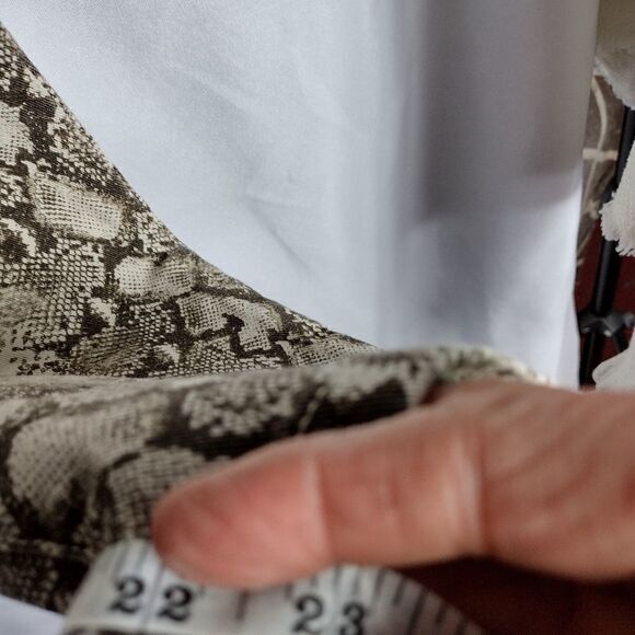 Chico's capris  - Picture 6 of 6